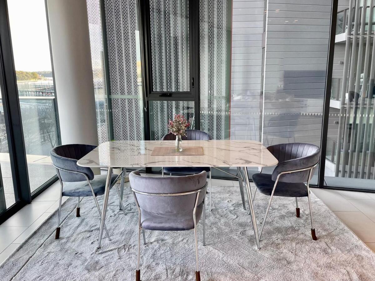 Apartment Rare Luxury Waterfront Living Sydney